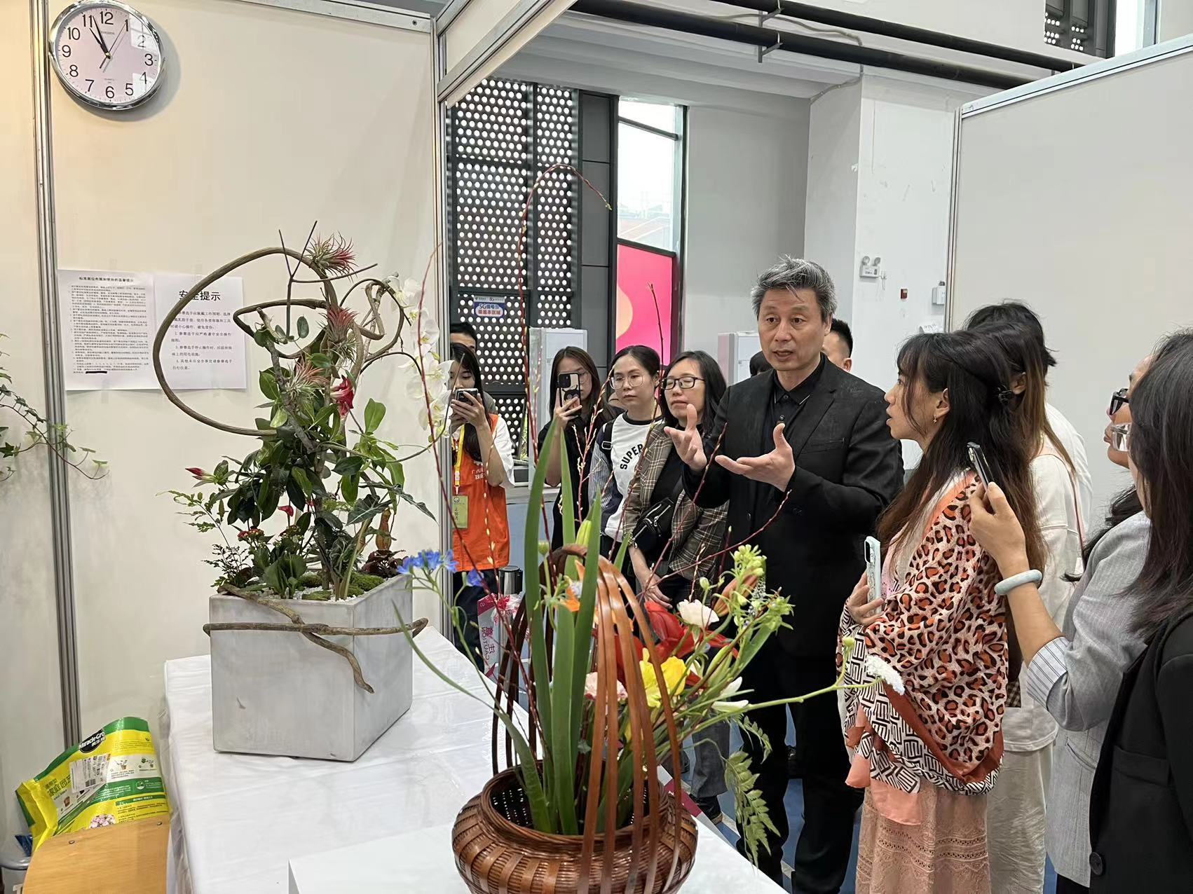 裁判代表对完美（中国）官方学子作品进行点评