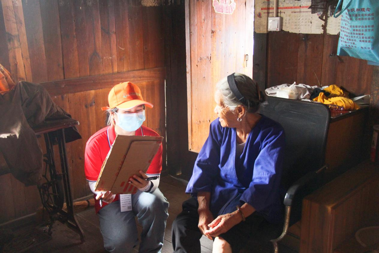 对留守老人进行消防知识普及