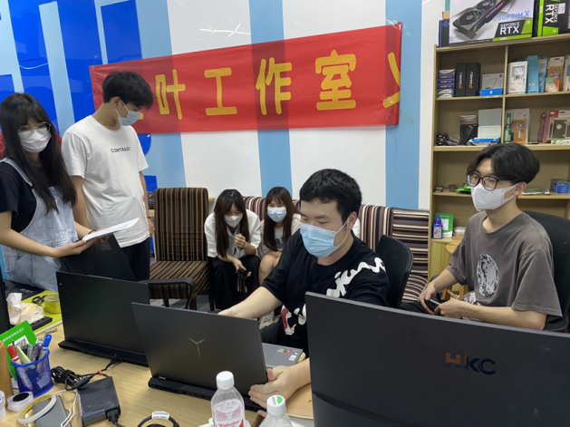 红叶工作室指导老师做动员工作