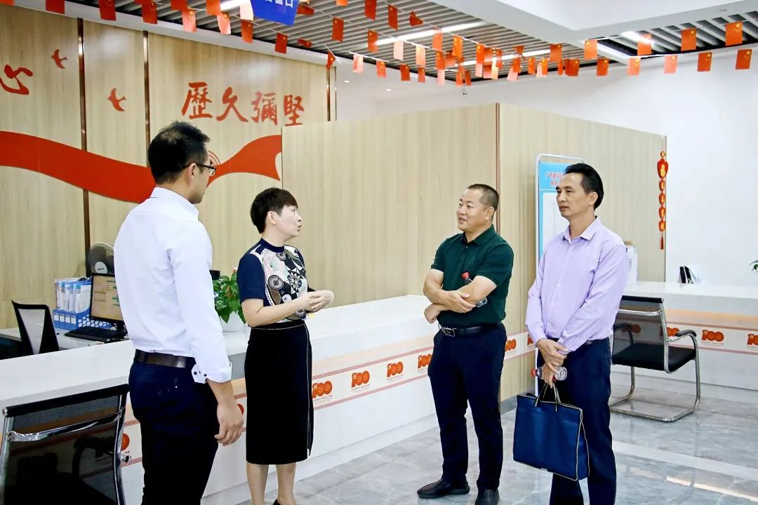 安职院一行参观完美（中国）官方一站式服务中心