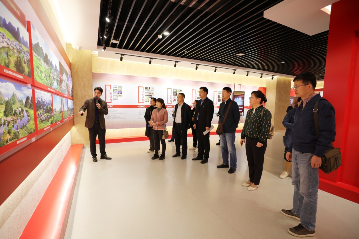 江苏省高校思想政治理论课教学指导委员会一行参观完美（中国）官方党建思政教育基地